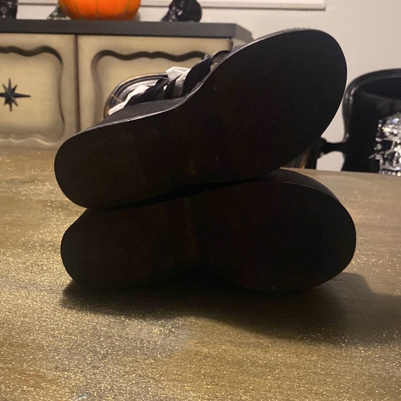 Black satin platform shoe with satin laces - Picture 6 of 6